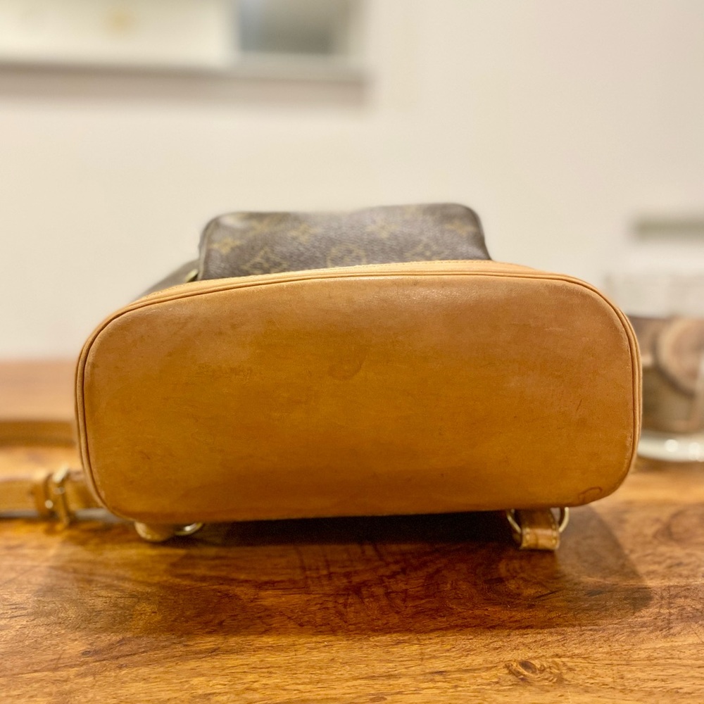 Louis Vuitton Montsouris MM Backpack - Picture 9 of 9